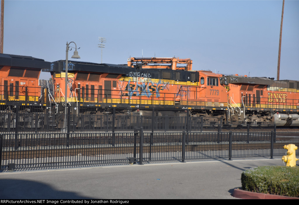 BNSF 7779